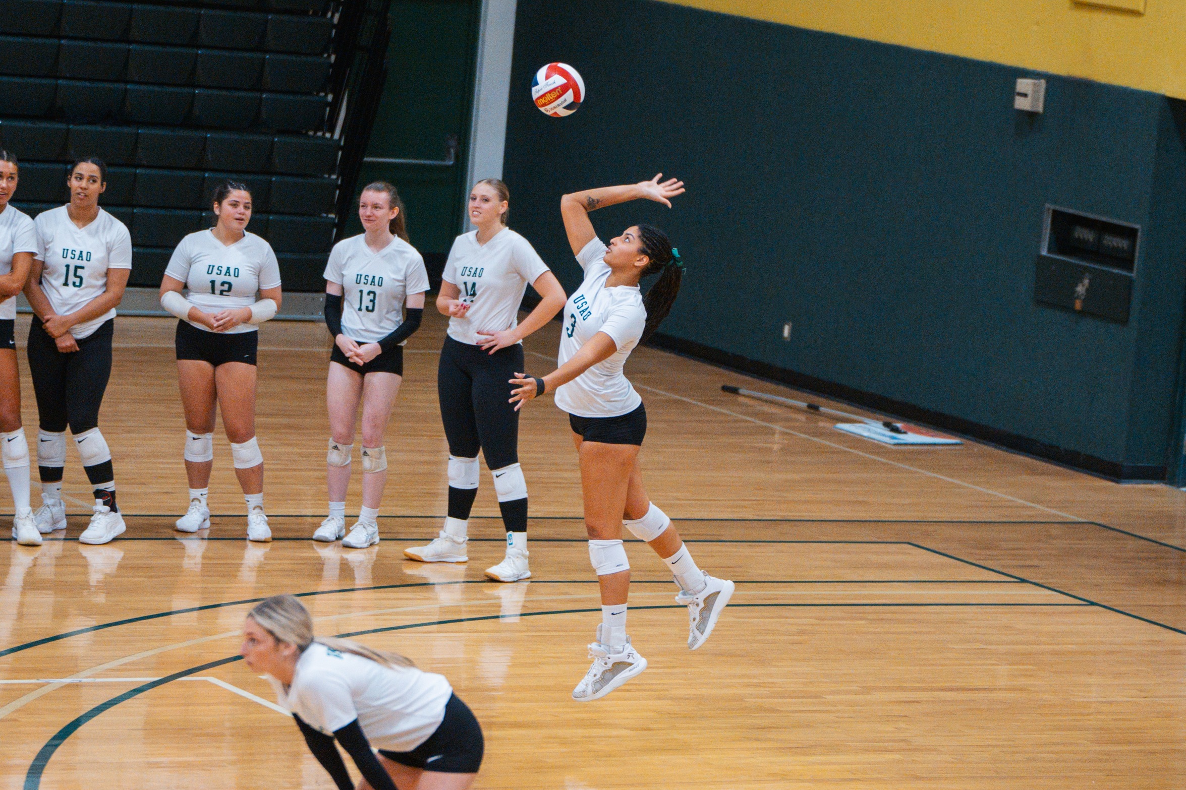 Drovers Extend Win Streak with Four-Set Win Against JBU