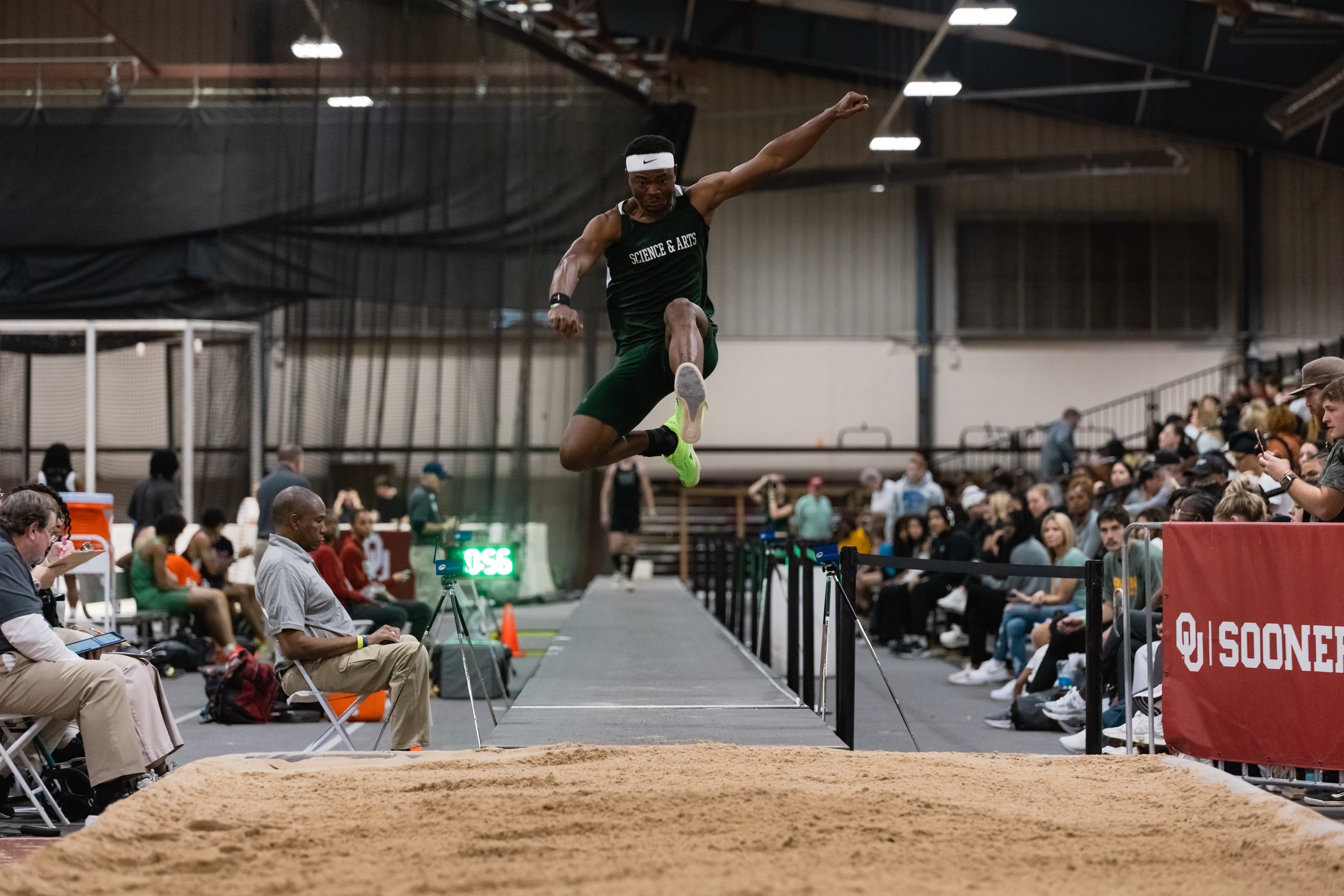 Drovers Set Eight New Personal Records at the Crimson and Cream Qualifier